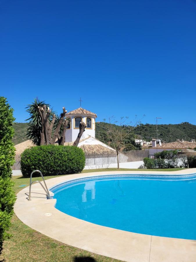 Benahavis Village Penthouse Apartment, 2 Bedrooms, Stunning Views, Swimming Pool !! Bagian luar foto