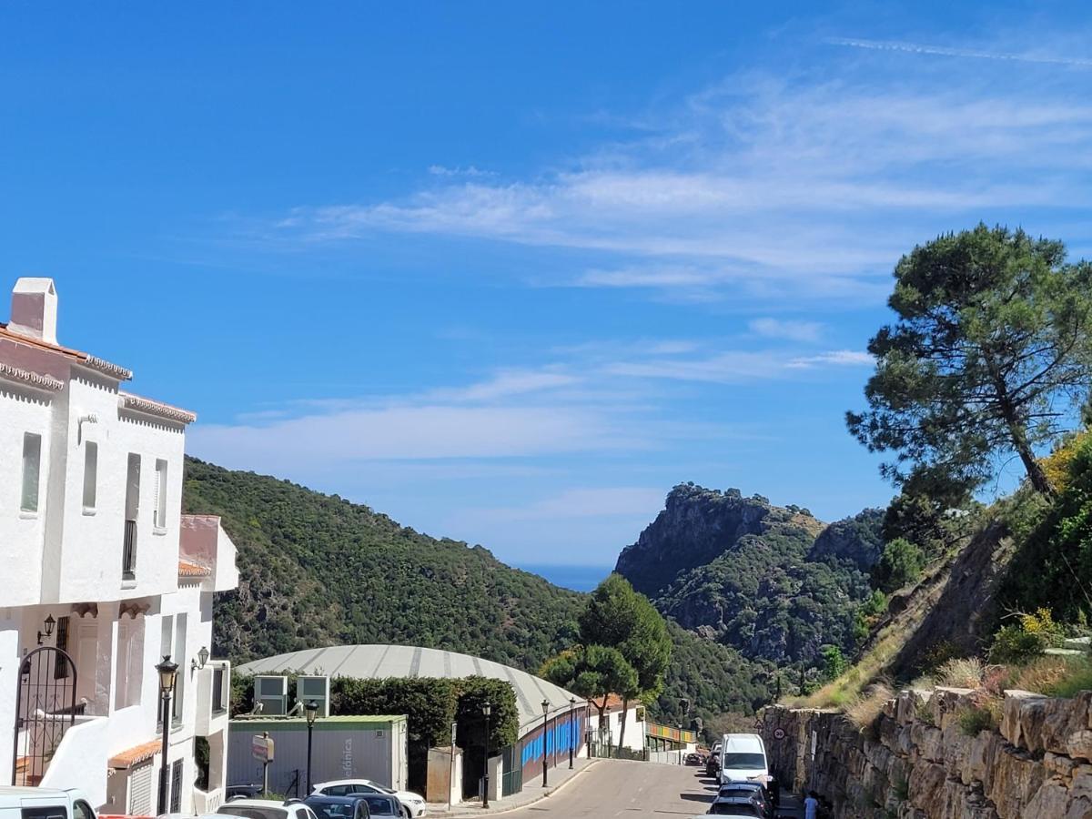 Benahavis Village Penthouse Apartment, 2 Bedrooms, Stunning Views, Swimming Pool !! Bagian luar foto